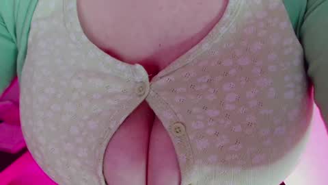 Maggie   online show from February 12, 5:37 am