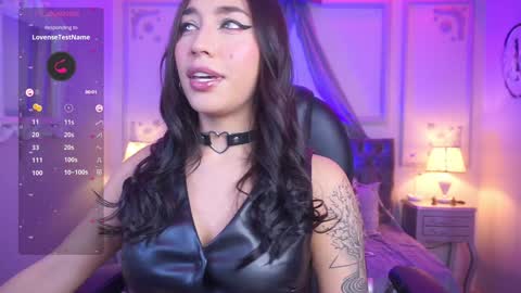 Snapshot of maggietime chatting on December 8, 8:36 pm online show from December 8, 8:36 pm