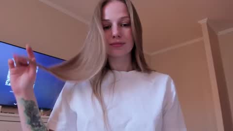 Alice  online show from April 16, 11:11 am