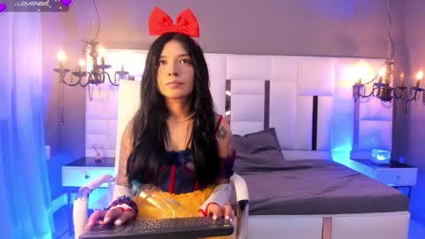 Snapshot of magic_isis_ chatting on February 8, 5:44 am Magic isis online show from February 8, 5:44 am