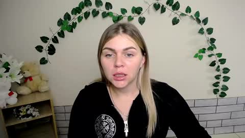 magic_katarina_ online show from January 3, 8:32 am