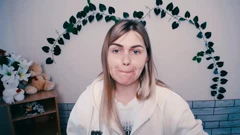 magic_katarina_ online show from March 12, 7:02 am