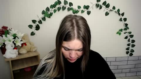 magic_katarina_ online show from October 14, 6:47 am