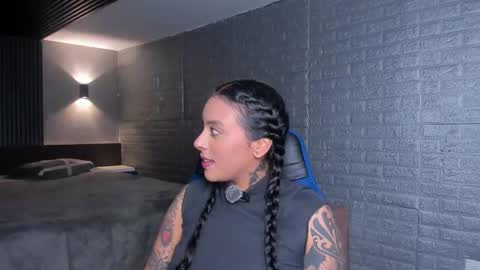 Snapshot of magic_marg chatting on November 19, 9:37 pm Marge online show from November 19, 9:37 pm