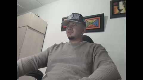 magic_milk23 online show from October 17, 2:59 am