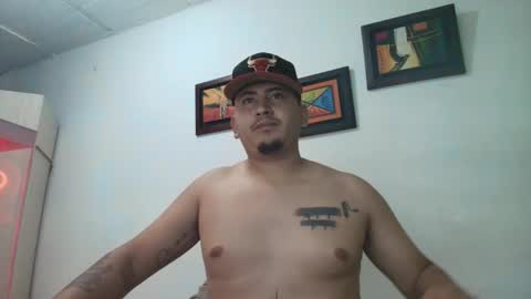 magic_milk23 online show from November 14, 3:27 am