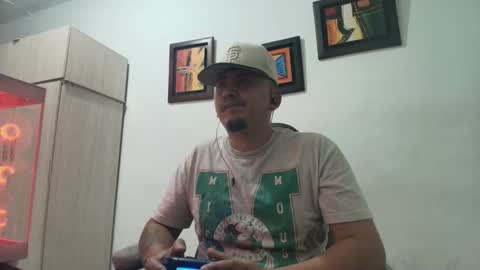 magic_milk23 online show from November 27, 11:51 pm