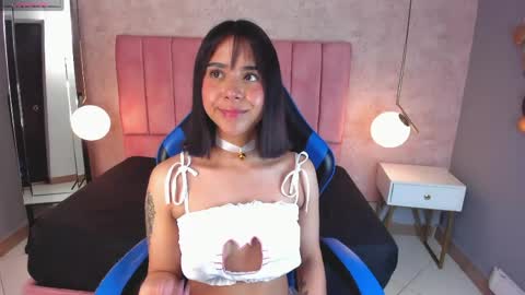 Oliviah online show from April 1, 8:39 pm