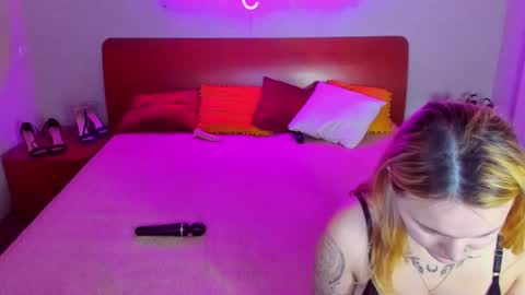 Lili and Bella online show from February 1, 6:54 am