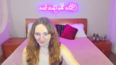 Lili and Bella online show from March 19, 7:23 am