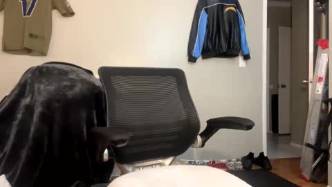 Snapshot of magicmatt230 chatting on January 12, 1:42 am magicmatt online show from January 12, 1:42 am