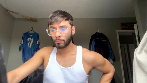 Snapshot of magicmatt230 chatting on February 6, 6:02 pm magicmatt online show from February 6, 6:02 pm