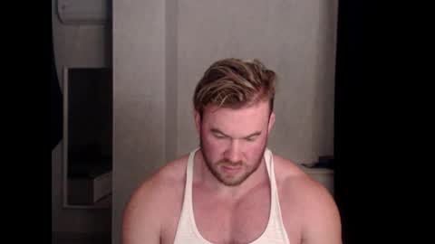 Snapshot of magicmax2017 chatting on December 18, 4:20 am magicmax2017 online show from December 18, 4:20 am