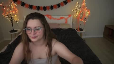 Emily online show from October 27, 7:40 pm