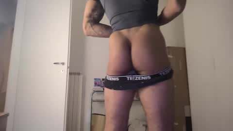 Snapshot of magicsempai chatting on February 11, 1:09 pm Magicsempai online show from February 11, 1:09 pm