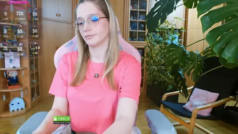 Snapshot of magicstylex chatting on January 18, 9:45 pm Nicole online show from January 18, 9:45 pm