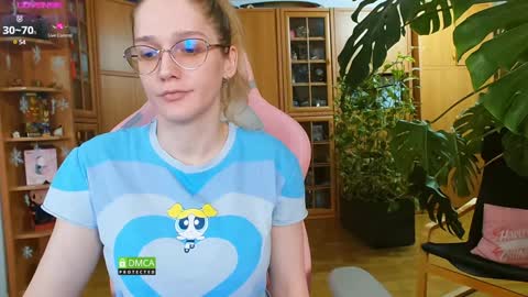 Snapshot of magicstylex chatting on February 7, 12:53 am Nicole online show from February 7, 12:53 am