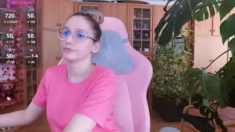 Snapshot of magicstylex chatting on February 11, 11:43 am Nicole online show from February 11, 11:43 am