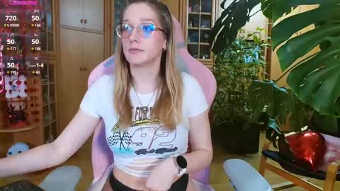 Snapshot of magicstylex chatting on February 16, 2:42 am Nicole online show from February 16, 2:42 am