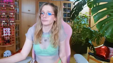 Snapshot of magicstylex chatting on February 17, 12:10 am Nicole online show from February 17, 12:10 am