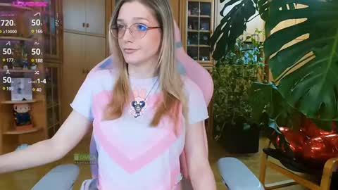 Snapshot of magicstylex chatting on February 25, 8:41 pm Nicole online show from February 25, 8:41 pm