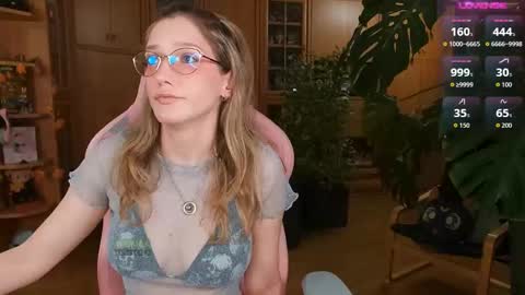 Snapshot of magicstylex chatting on October 22, 7:46 pm Nicole online show from October 22, 7:46 pm