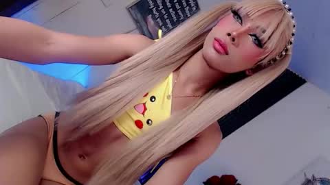 Snapshot of magnifecentcock69_mocah chatting on February 27, 2:39 pm Mocah online show from February 27, 2:39 pm