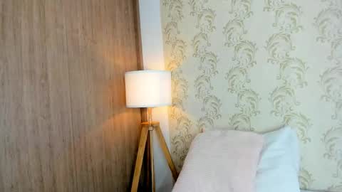 Snapshot of mahia_montenegr chatting on May 4, 8:05 pm Mahia online show from May 4, 8:05 pm