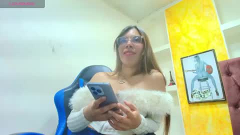 Maia  online show from July 23, 8:40 pm