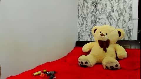 Maia Bronce online show from September 15, 10:04 am