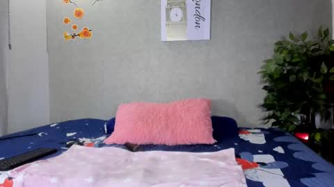 Snapshot of maia_goldenn chatting on March 10, 9:21 am maia online show from March 10, 9:21 am