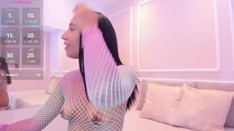 Snapshot of maia_lion chatting on May 28, 6:38 pm Maia online show from May 28, 6:38 pm