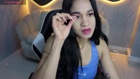 Snapshot of maia_tx chatting on October 24, 1:07 pm Online 800 to 1400 online show from October 24, 1:07 pm