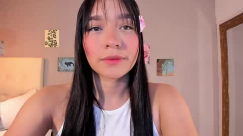 Snapshot of maia_w10 chatting on April 21, 12:00 pm Maia online show from April 21, 12:00 pm