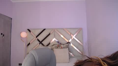 Maia Charris online show from April 11, 12:09 pm