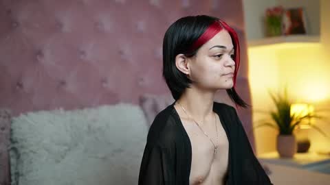  Maia  online show from December 14, 8:57 pm