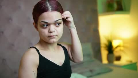  Maia  online show from April 7, 8:31 pm