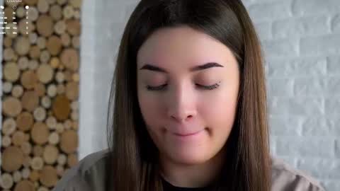 Lucy online show from February 10, 2:04 am