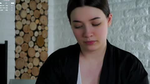 Lucy online show from April 1, 2:23 am