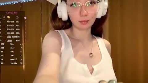 Snapshot of maidacompston chatting on October 19, 9:10 am Elina online show from October 19, 9:10 am