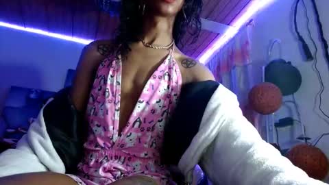Snapshot of maidi_hot chatting on September 27, 10:31 am Bella Maidi online show from September 27, 10:31 am
