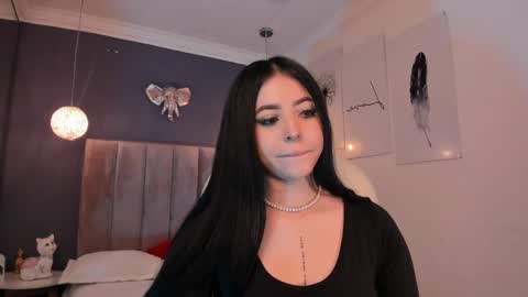 Snapshot of maiiitee_ chatting on January 22, 7:45 pm Mait online show from January 22, 7:45 pm