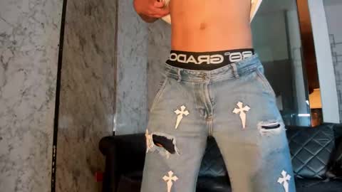 Snapshot of maik_mejia chatting on February 21, 7:37 pm MAIK MEJIA online show from February 21, 7:37 pm