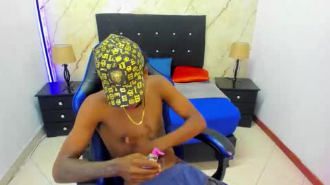 Snapshot of maikol_monstercock chatting on November 25, 8:53 pm M A I K O L -- M O N S T E R C O C L online show from November 25, 8:53 pm