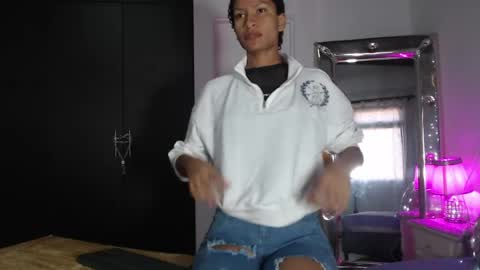 Snapshot of mailyn_gold chatting on May 7, 11:59 am mailyn_gold online show from May 7, 11:59 am