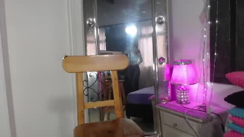Snapshot of mailyn_gold chatting on May 21, 12:01 pm mailyn_gold online show from May 21, 12:01 pm