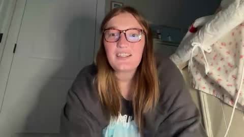 Snapshot of maisystellaxx chatting on July 14, 2:27 am maisystellaxx online show from July 14, 2:27 am