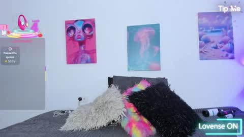 Snapshot of maithe_022 chatting on October 7, 7:00 pm mai online show from October 7, 7:00 pm