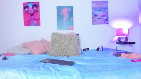 Snapshot of maithe_022 chatting on October 23, 7:56 pm mai online show from October 23, 7:56 pm