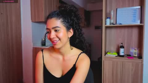 Snapshot of maithe_perroni chatting on May 27, 1:57 am Lauu online show from May 27, 1:57 am